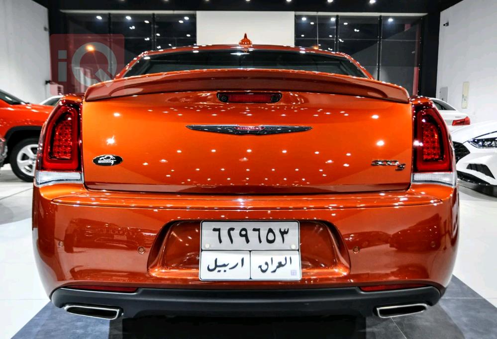 کرایسلەر 300